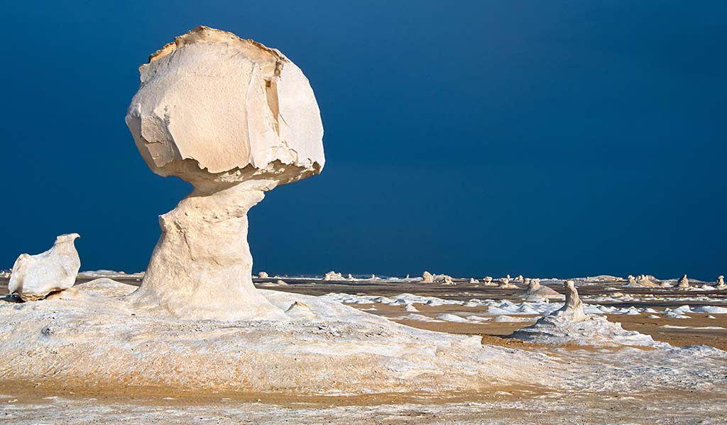 best time to visit the White Desert in the Western Desert oases