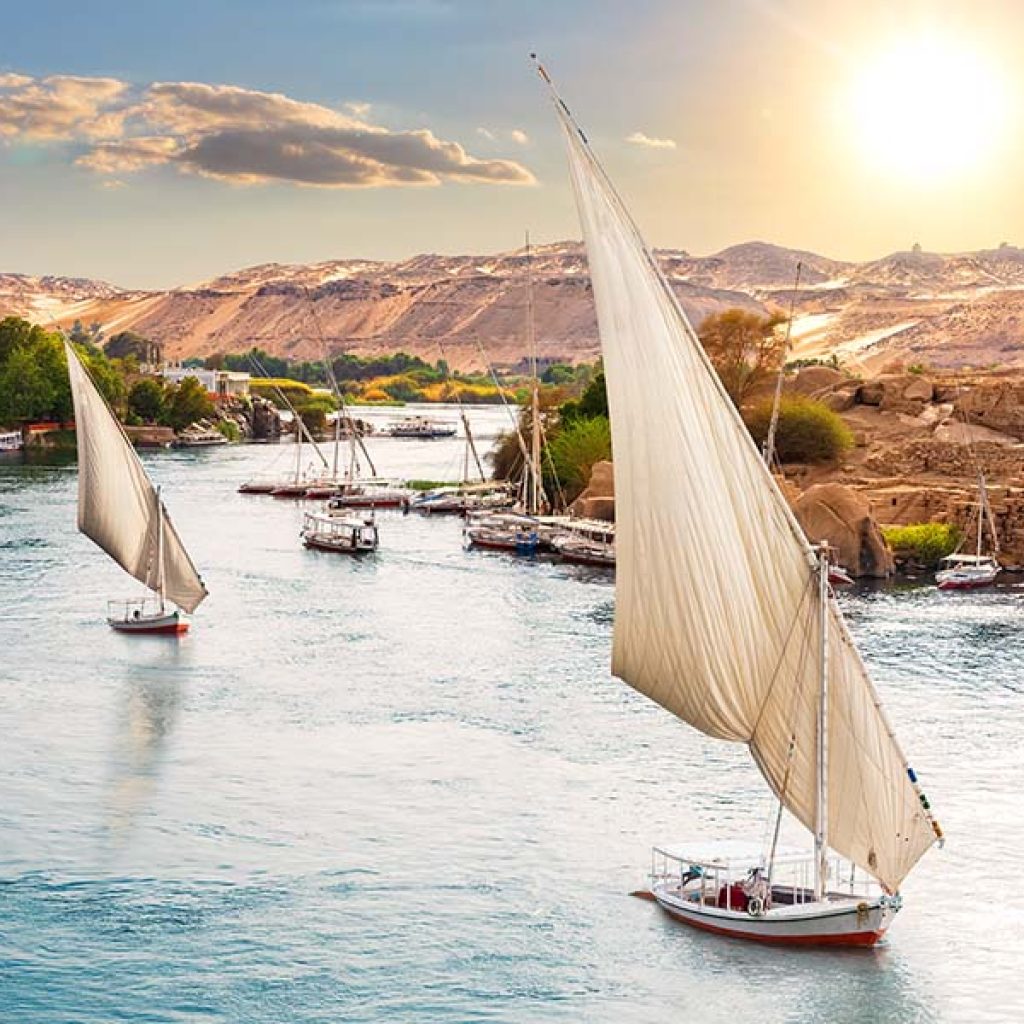 Luxury Nile Cruise vs Dahabiya: Which Option Fits Your Trip?