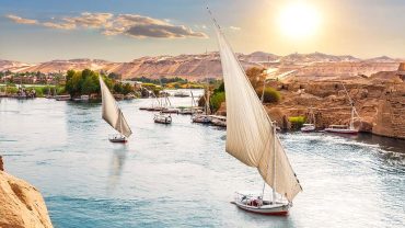 Luxury Nile Cruise vs Dahabiya: Which Option Fits Your Trip?