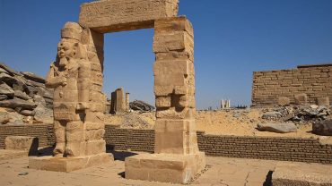 Dahabiya vs Nile Cruise Ship: Which Option Fits Your Trip?