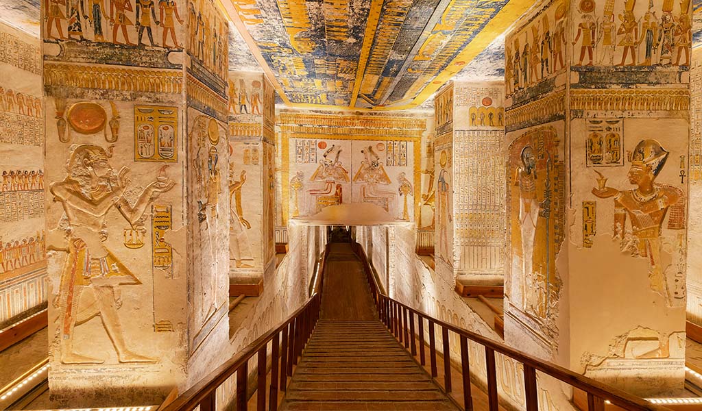 Luxor temple night photography guide in Egypt