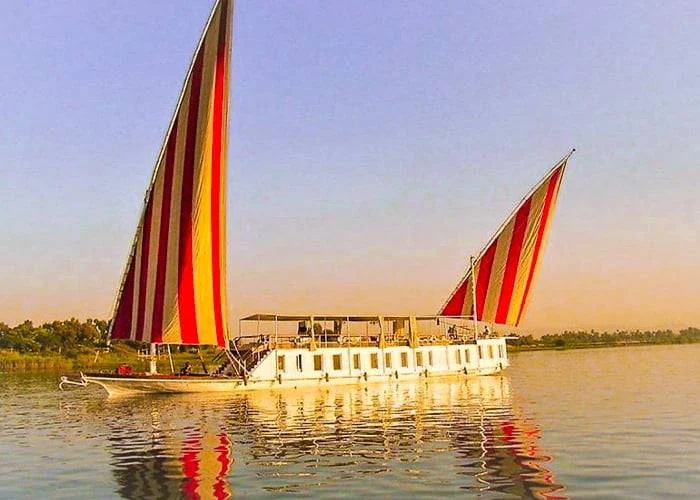 5 Days / 4 Nights – 5-Star Luxury Dahabiya Nile Cruise from Luxor to Aswan with 2B Travels